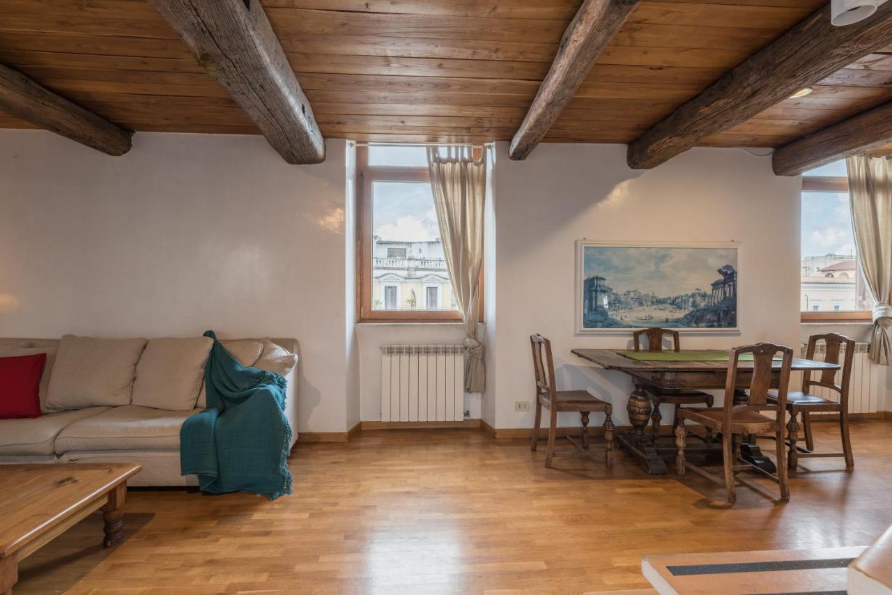 Апартаменты Cozy Wooden Apt In Piazza Navona Рим Экстерьер фото