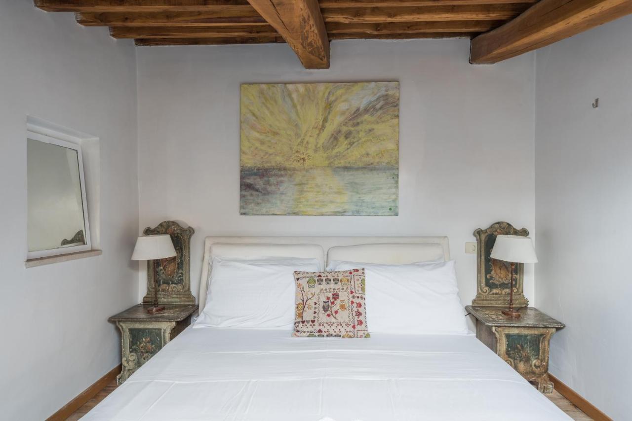 Апартаменты Cozy Wooden Apt In Piazza Navona Рим Экстерьер фото