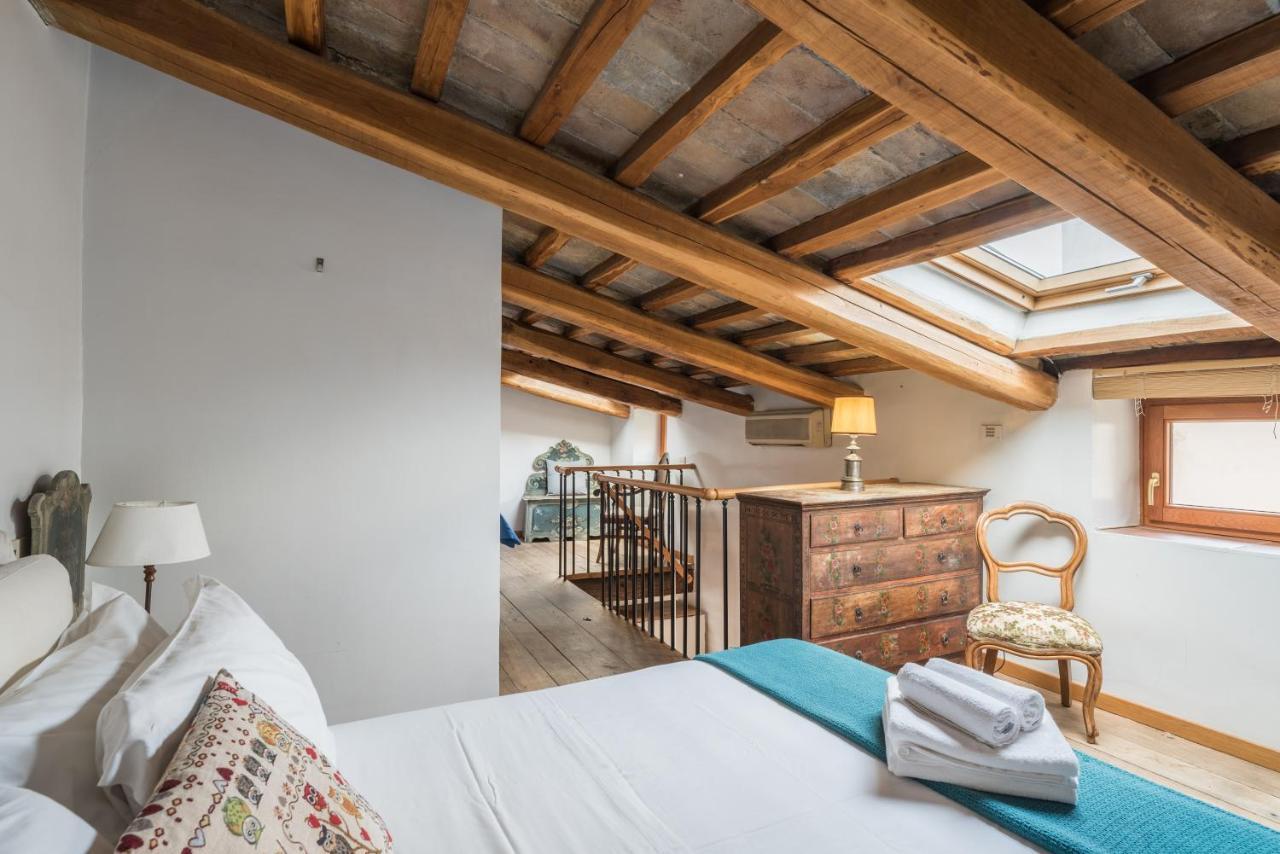 Апартаменты Cozy Wooden Apt In Piazza Navona Рим Экстерьер фото
