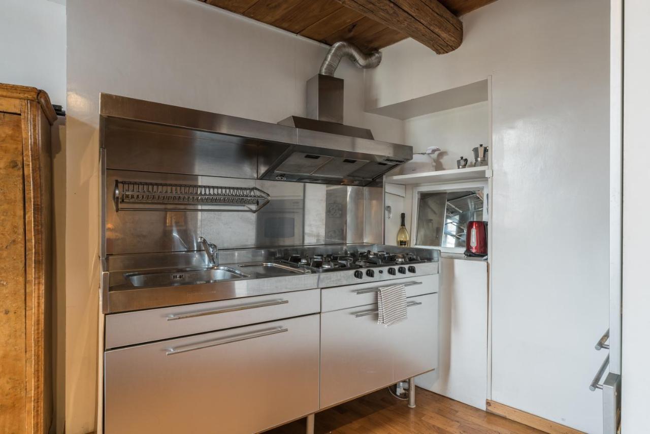 Апартаменты Cozy Wooden Apt In Piazza Navona Рим Экстерьер фото