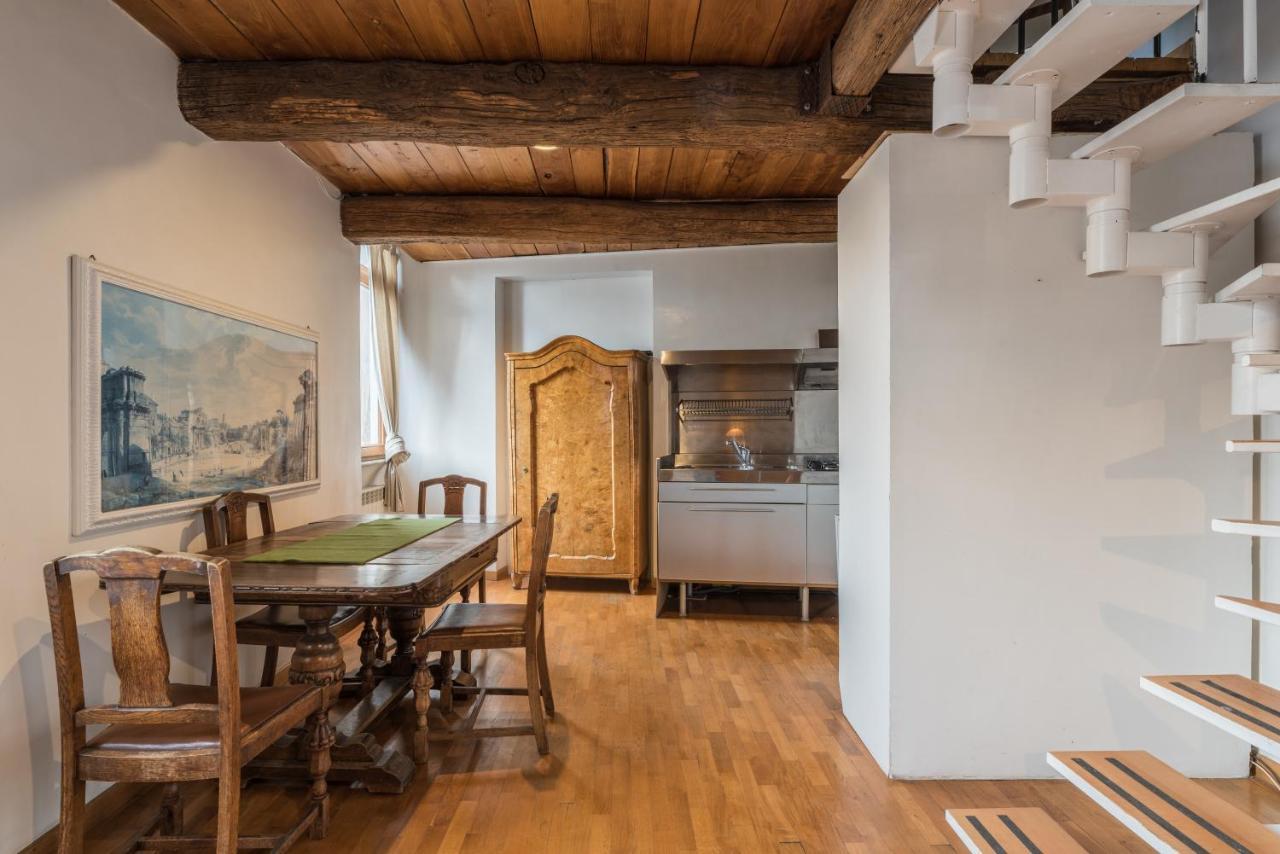 Апартаменты Cozy Wooden Apt In Piazza Navona Рим Экстерьер фото