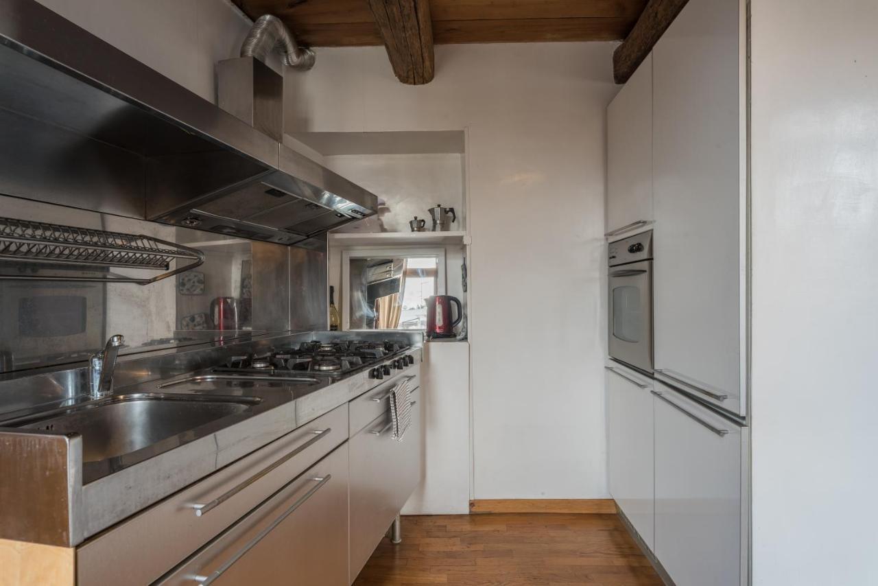 Апартаменты Cozy Wooden Apt In Piazza Navona Рим Экстерьер фото