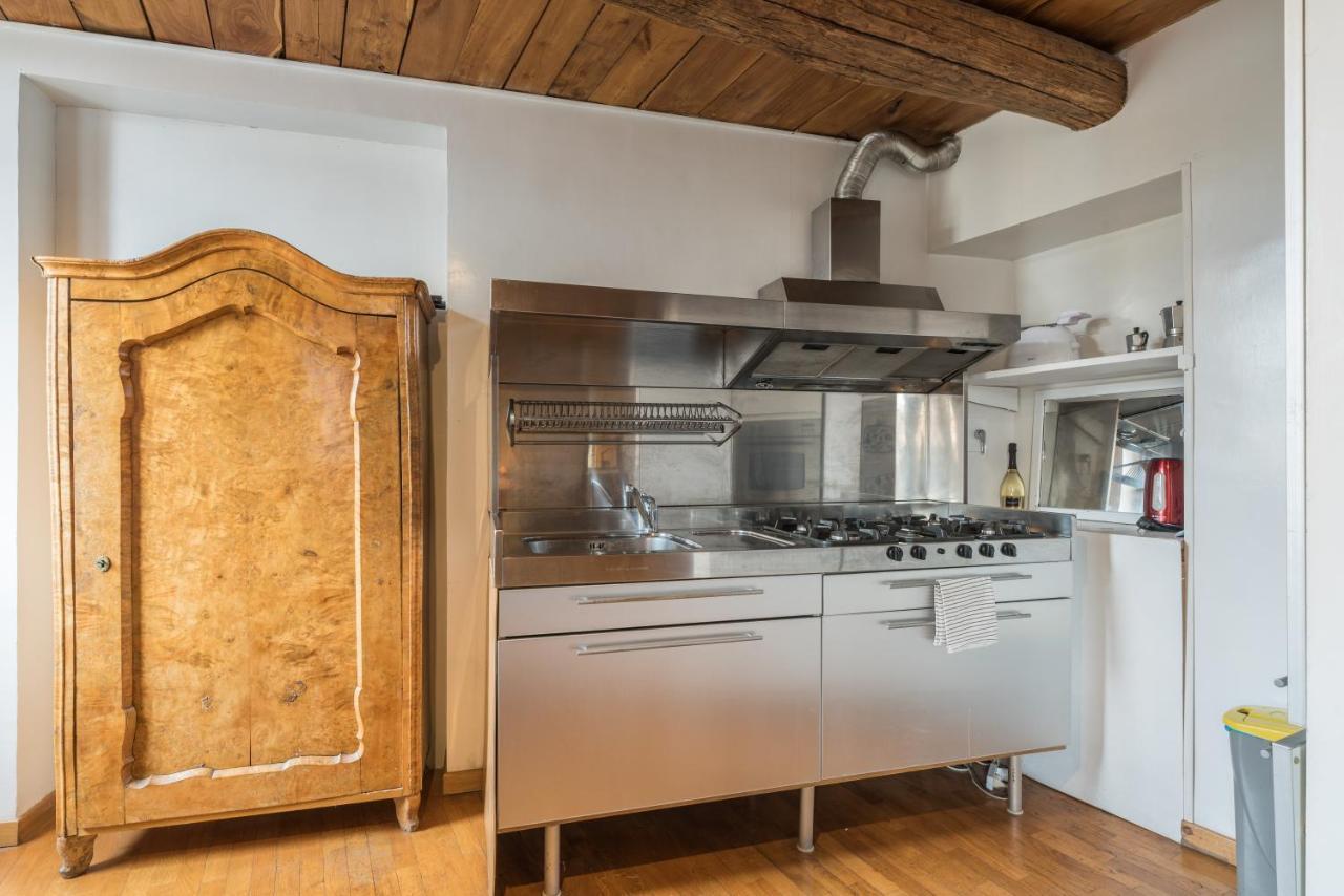 Апартаменты Cozy Wooden Apt In Piazza Navona Рим Экстерьер фото