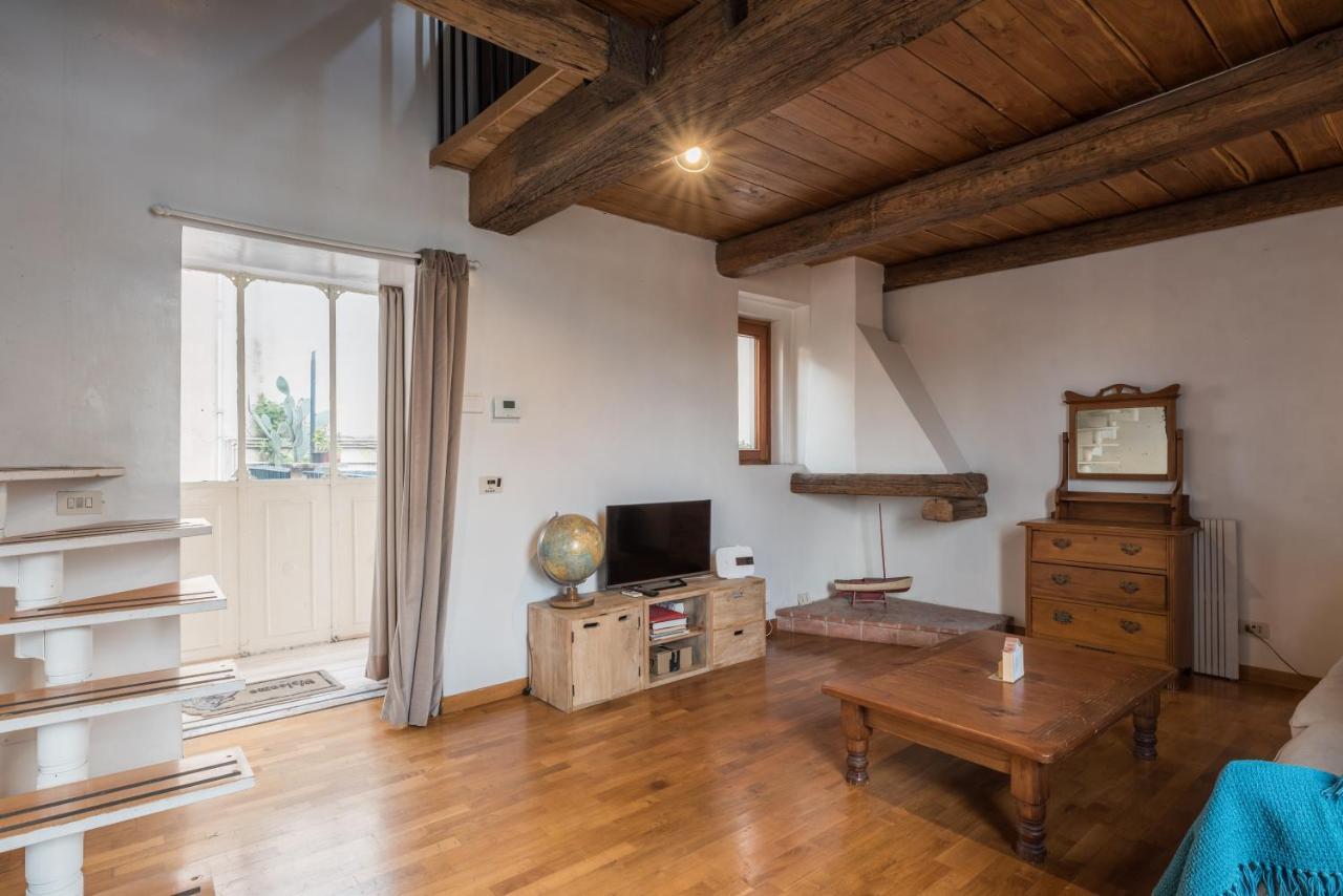 Апартаменты Cozy Wooden Apt In Piazza Navona Рим Экстерьер фото