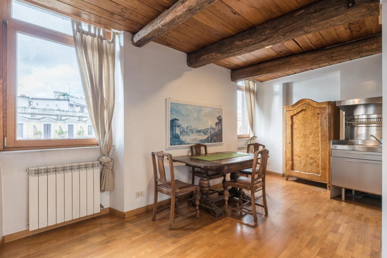 Апартаменты Cozy Wooden Apt In Piazza Navona Рим Экстерьер фото