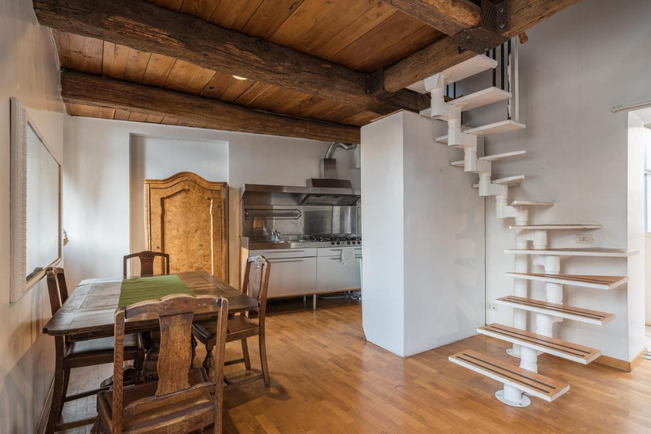 Апартаменты Cozy Wooden Apt In Piazza Navona Рим Экстерьер фото