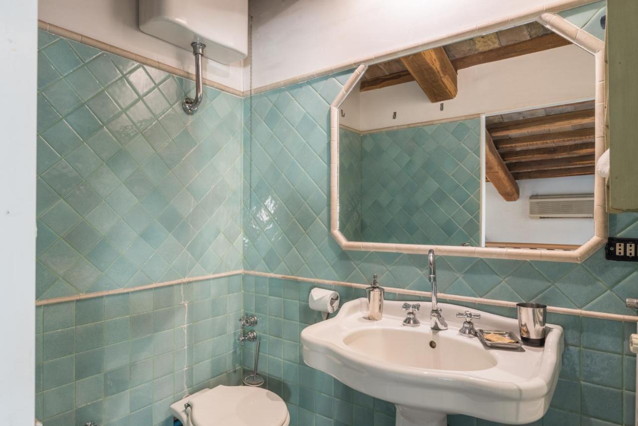 Апартаменты Cozy Wooden Apt In Piazza Navona Рим Экстерьер фото